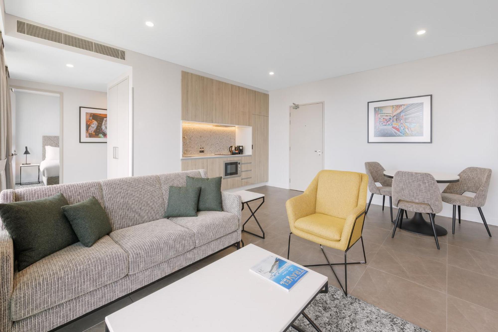Meriton Suites Melbourne Eksteriør bilde A typical apartment at the hotel