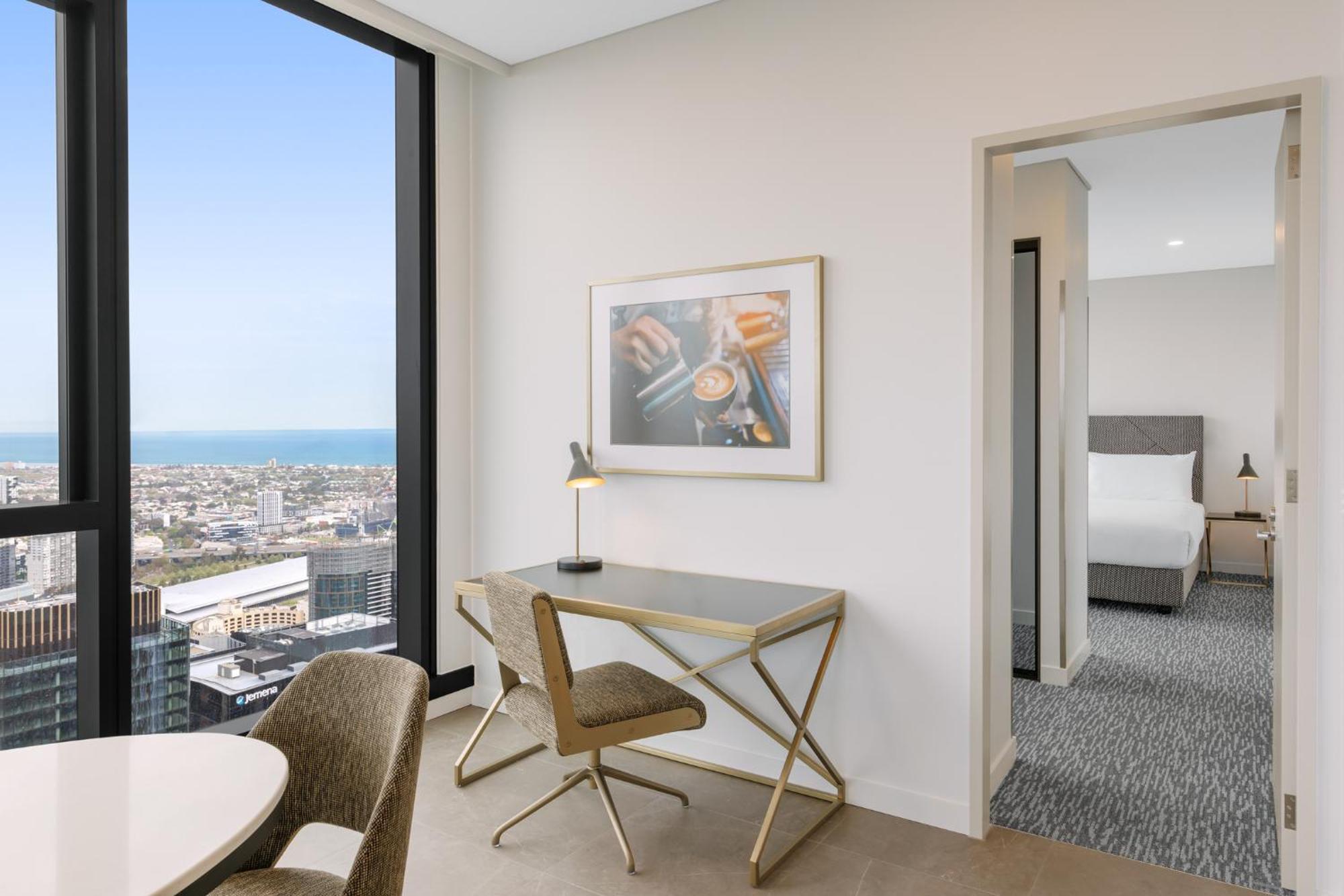 Meriton Suites Melbourne Eksteriør bilde Interior of a typical apartment