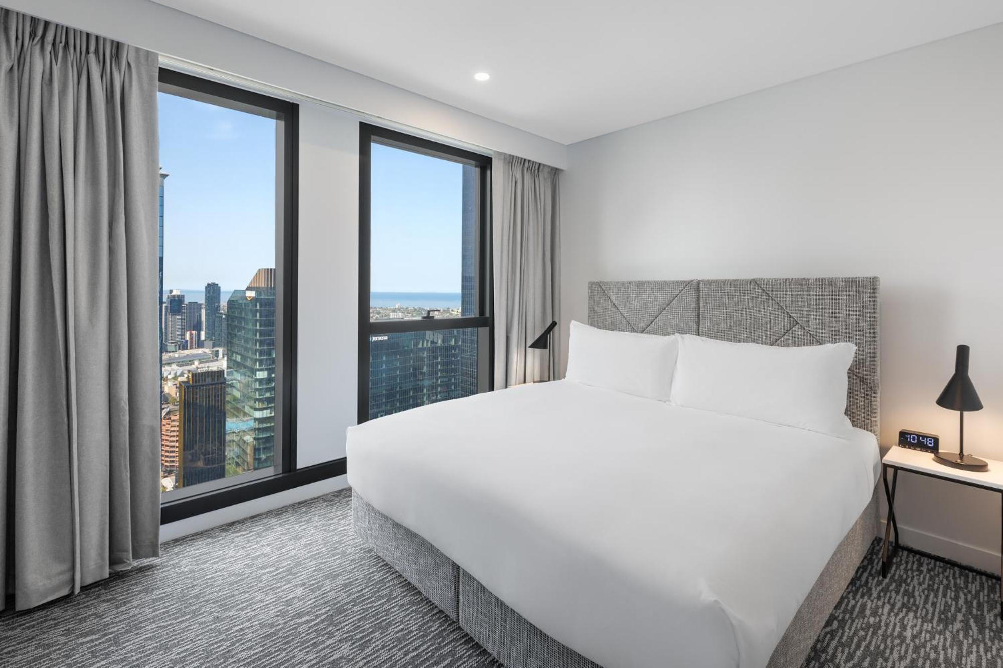 Meriton Suites Melbourne Eksteriør bilde A bedroom at the hotel