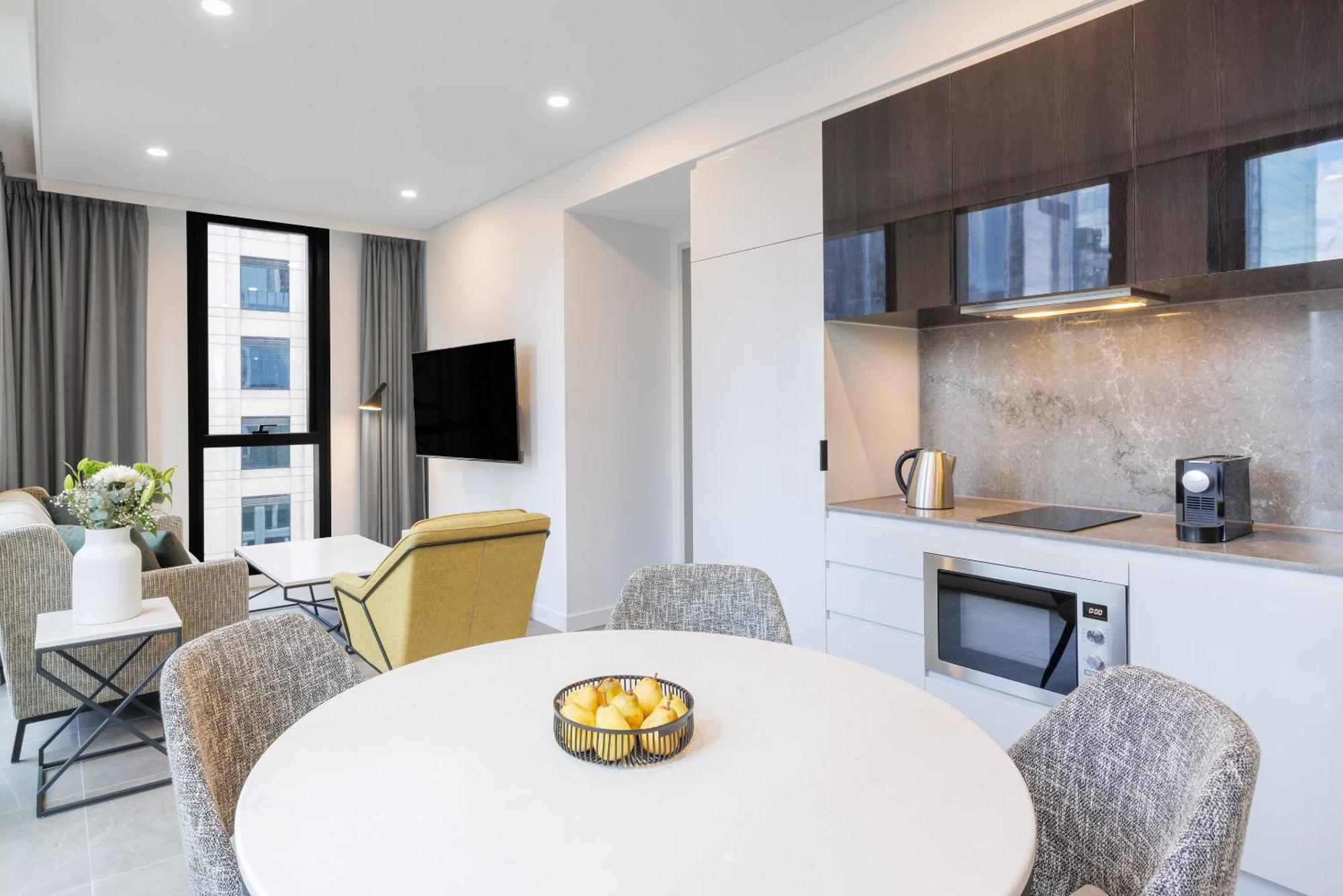Meriton Suites Melbourne Eksteriør bilde A typical apartment interior